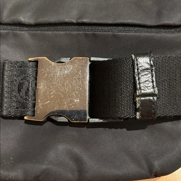 Vintage Black Lululemon Surge Belt Bag - Picture 15 of 15